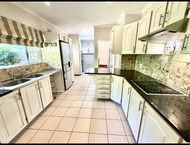 4 BEDROOM HOUSE FOR SALE IN WEMBLEY
